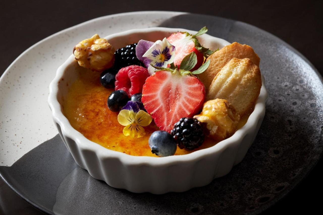 The Ritz-carlton, Hotel 4*