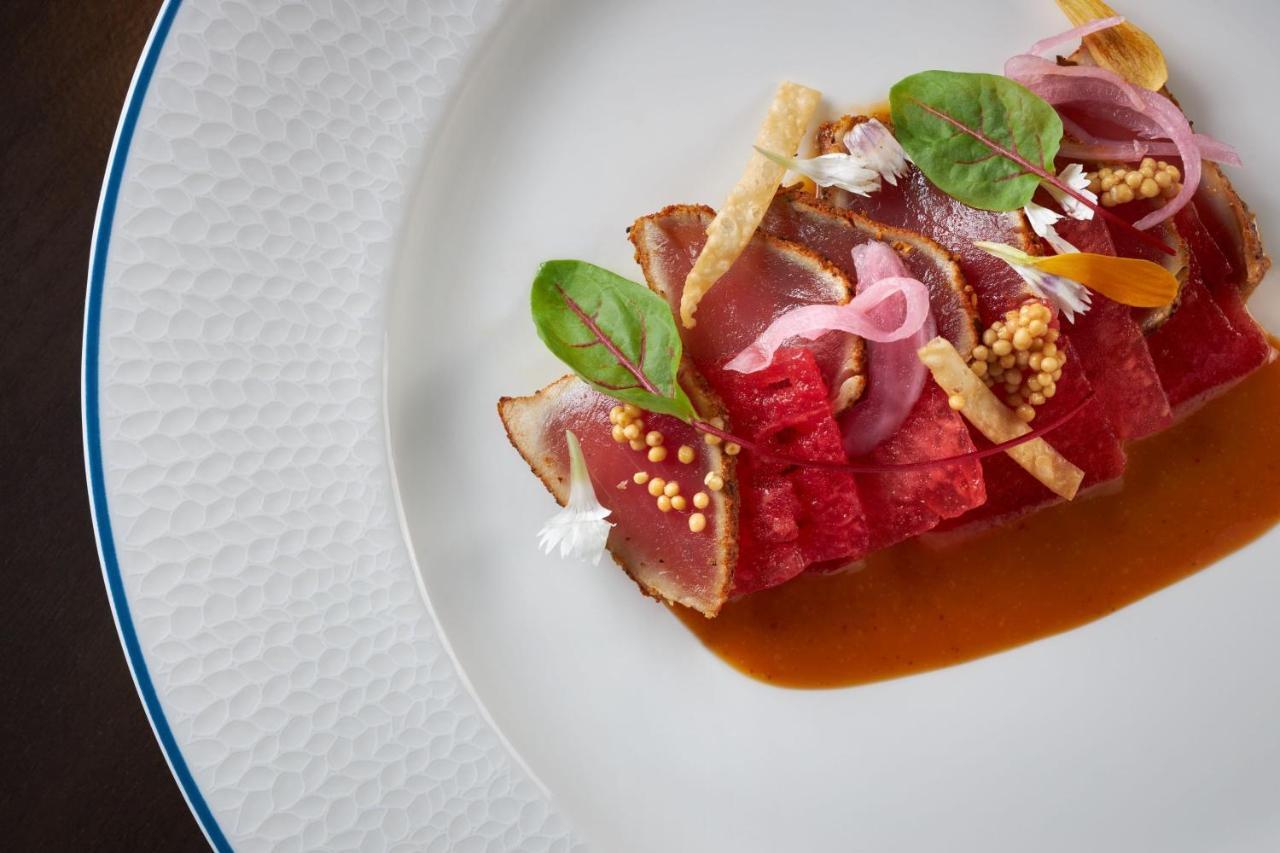 The Ritz-carlton,