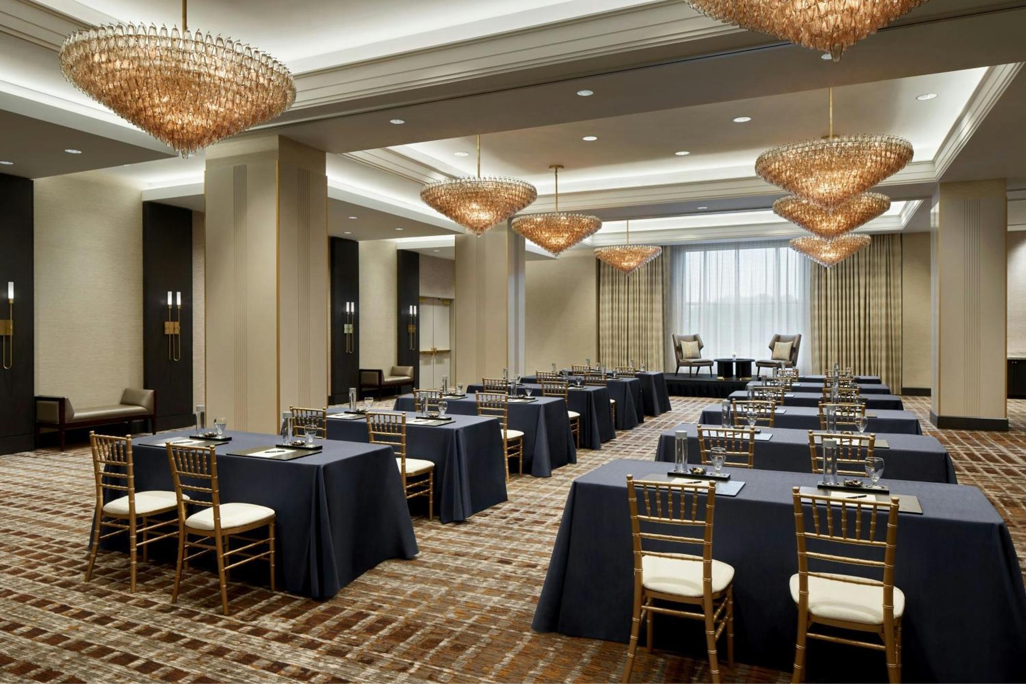 The Ritz-carlton, Hotel 4*