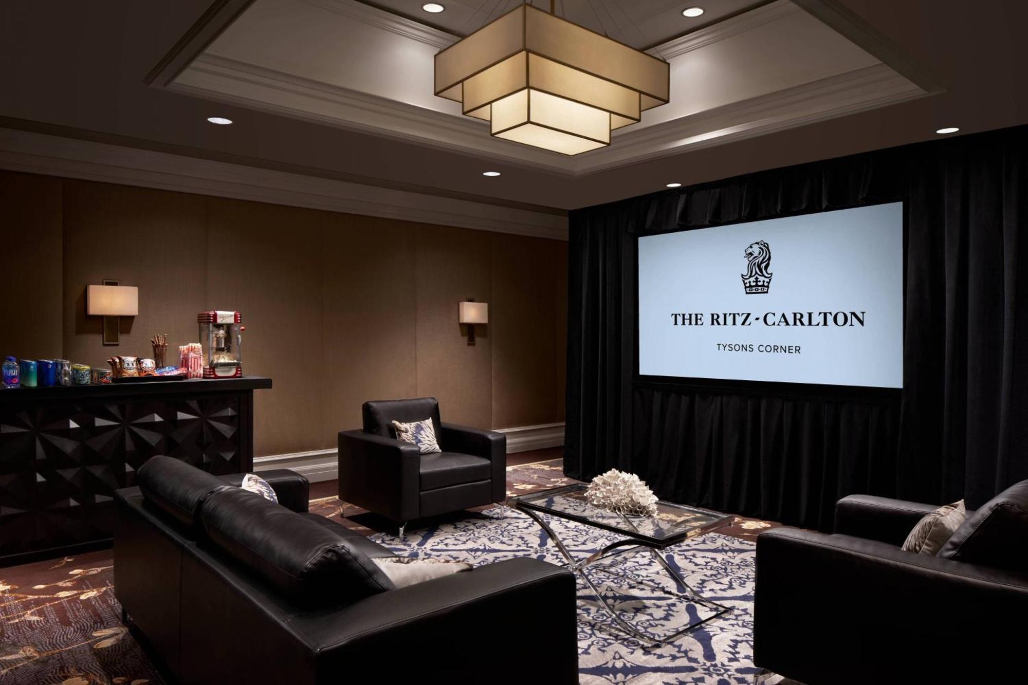 The Ritz-carlton, Hotel 4*